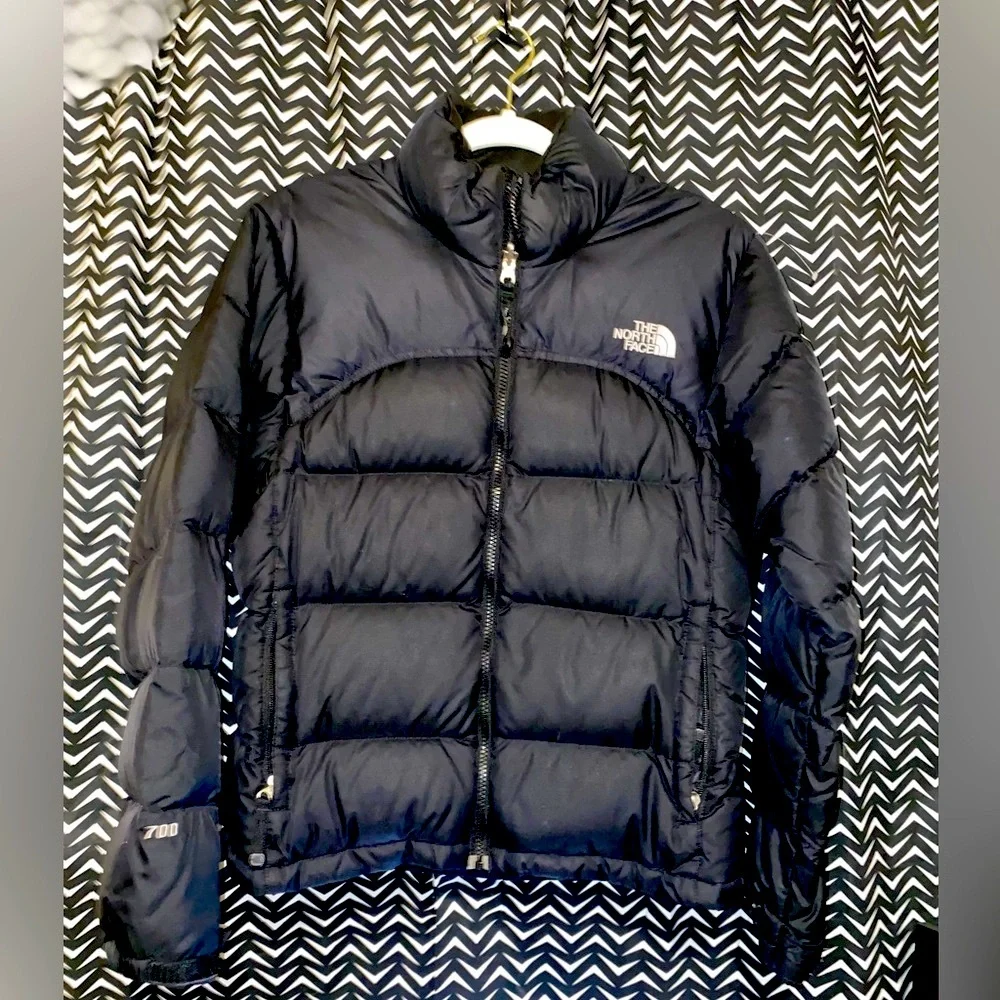 The North Face Classic Black Puffer Jacket - Picture 2 of 8
